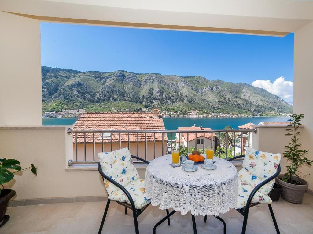 Apartments Castello Kotor Eksteriør billede