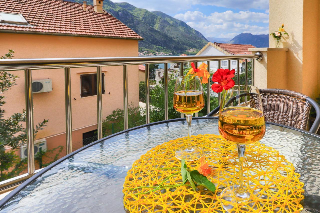 Apartments Castello Kotor Eksteriør billede